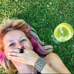 Meet your Posher, Cynthia